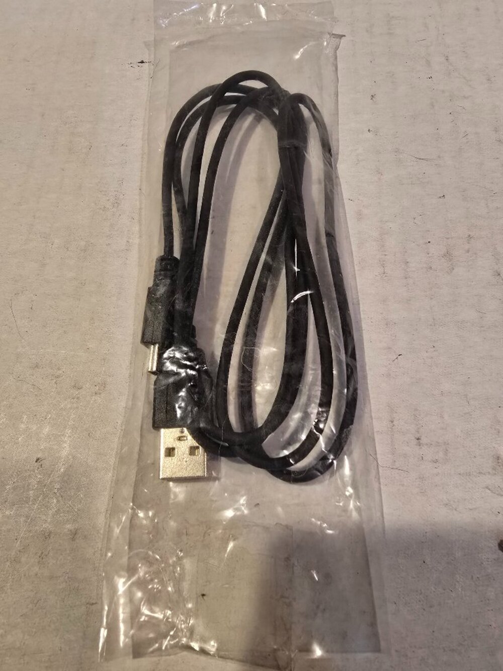 Charging Cable USB-A to DC Jack/Pin 28AWG/4C Black NEW